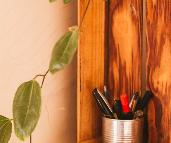 Étagère murale en bois recyclé : construire soi-même