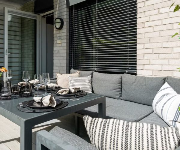 Aménager un balcon en espace de vie : 7 idées pratiques