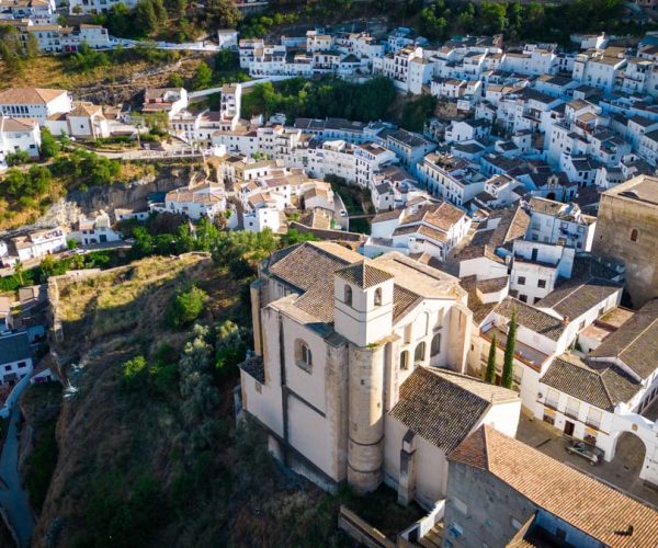 Setenil de las Bodegas : l’art de la sculpture sur pierre